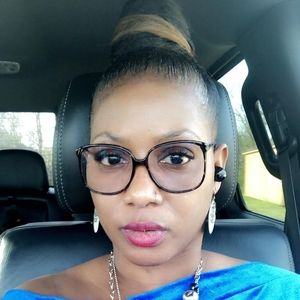 Meet your Posher, Regina